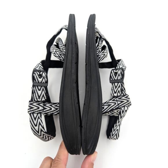 Chaco Z2 Classic Sport Sandal Women's Black Cream Chevron Size US8 EU39 - Picture 10 of 10